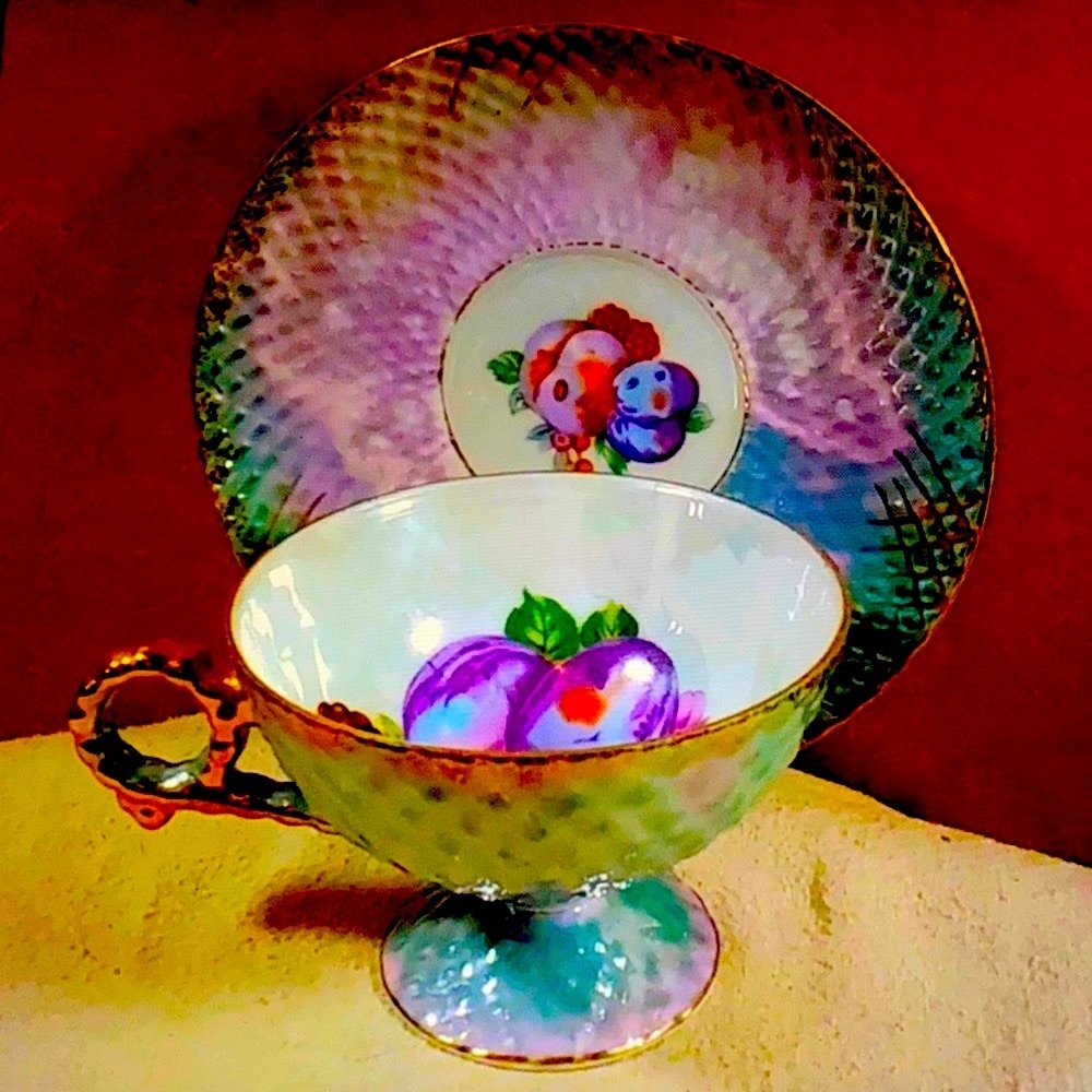 Vintage Japan Beautiful Hand Painted Gold Tea Cup Set